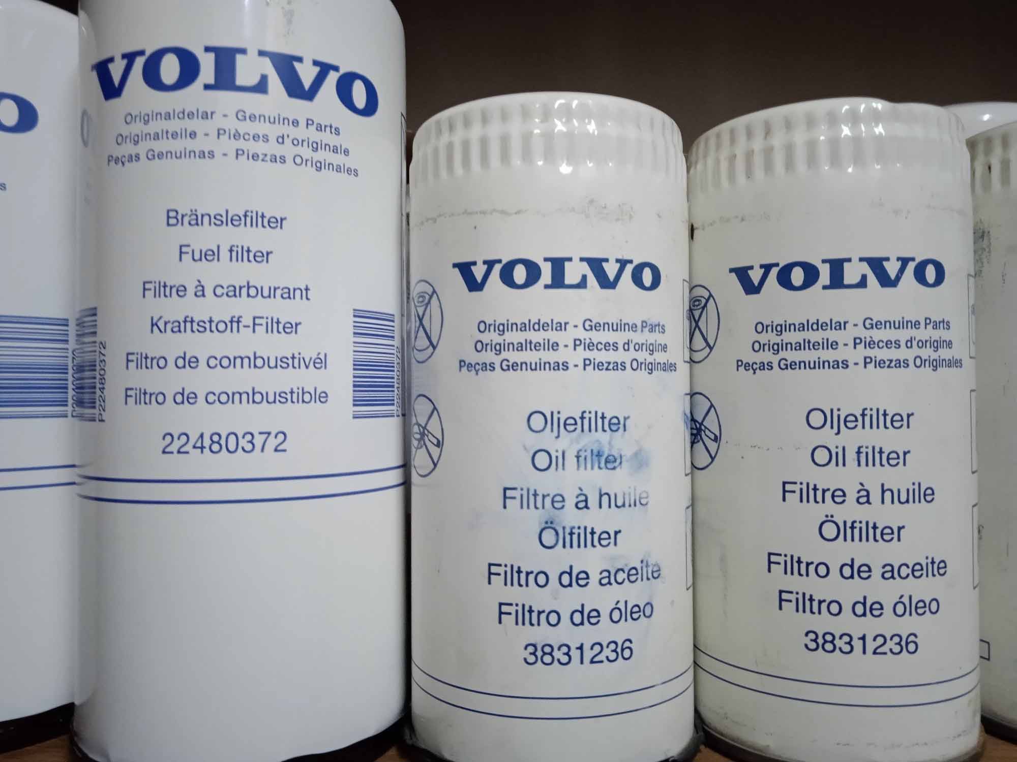 LỌC NHỚT MÁY PHÁT ĐIỆN VOLVO PENTA Lọc nhớt máy phát điện Volvo 2