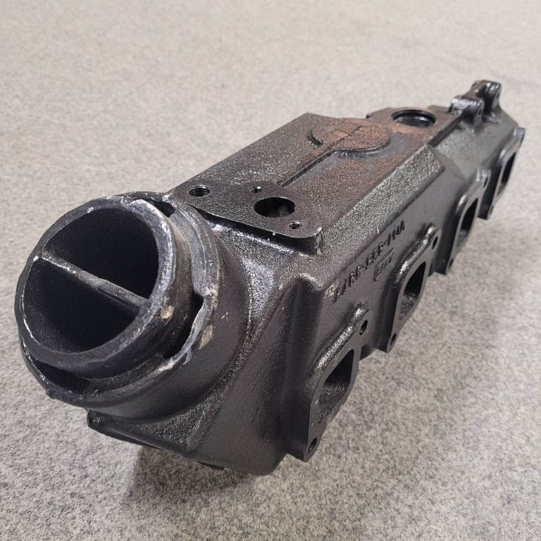 CỤM ỐNG KHÍ XẢ VOLVO PENTA cụm ống khí xả Volvo Penta 2